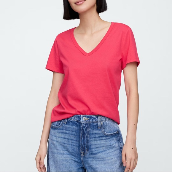 GAP Favorite V-Neck T-Shirt Size Large Color Raspberry - Picture 4 of 5